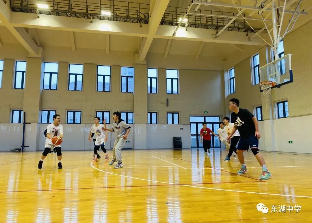 为什么智能指导能帮助提高篮球技能_1